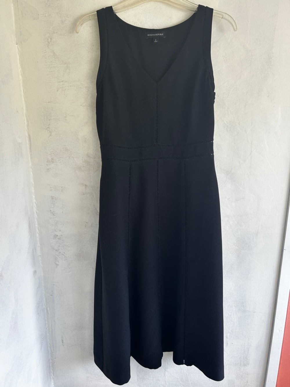 Banana Republic Black Sleeveless V-Neck Midi Dress